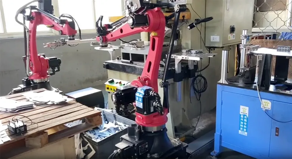 Robot công nghiệp 6 trục trong ứng dụng thực tế