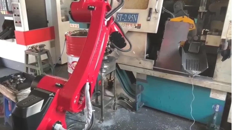Robot BORUNTE tại xưởng đột dập